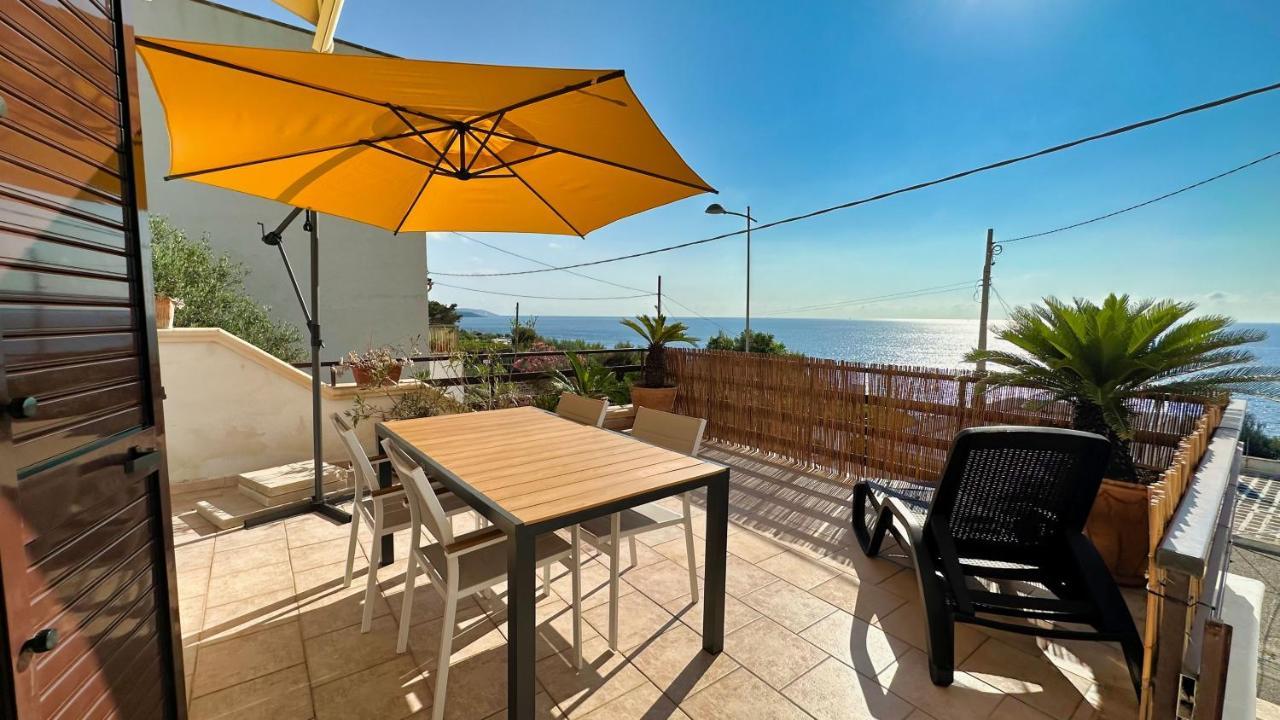 Villa Marina Di Andrano - Alisso, Casa Vista Mare Con Parcheggio Privato E Wifi Exterior foto